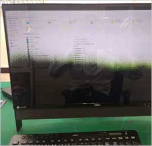 液晶が故障しているのパソコン